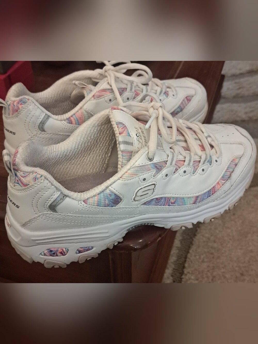 Women's 8.5 M SKECHERS - Excellent Condition!